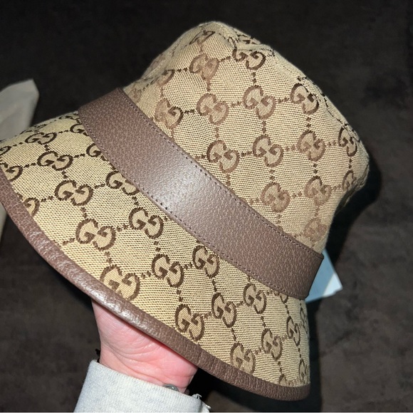 GUCCI GG CANVAS BUCKET HAT - Picture 8 of 15